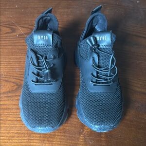 Steve Madden Women’s sneakers asst TL